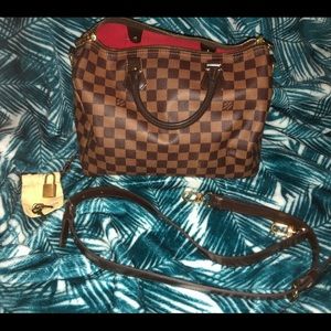 Authentic Louis Vuitton Speedy 30- CT2106